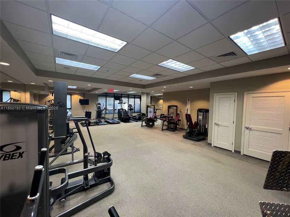 Recently Rented: $3,500 (2 beds, 2 baths, 1347 Square Feet)