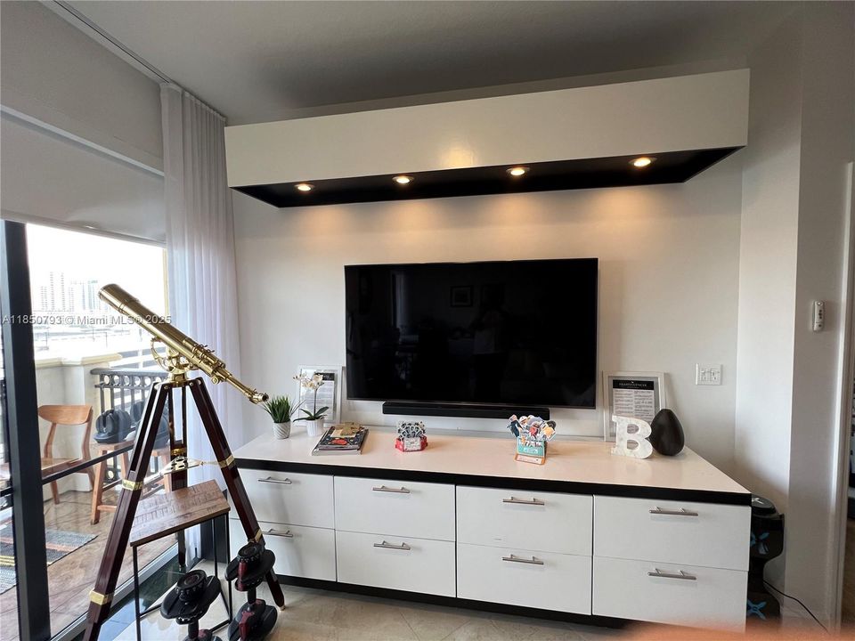 Recently Rented: $3,500 (2 beds, 2 baths, 1347 Square Feet)