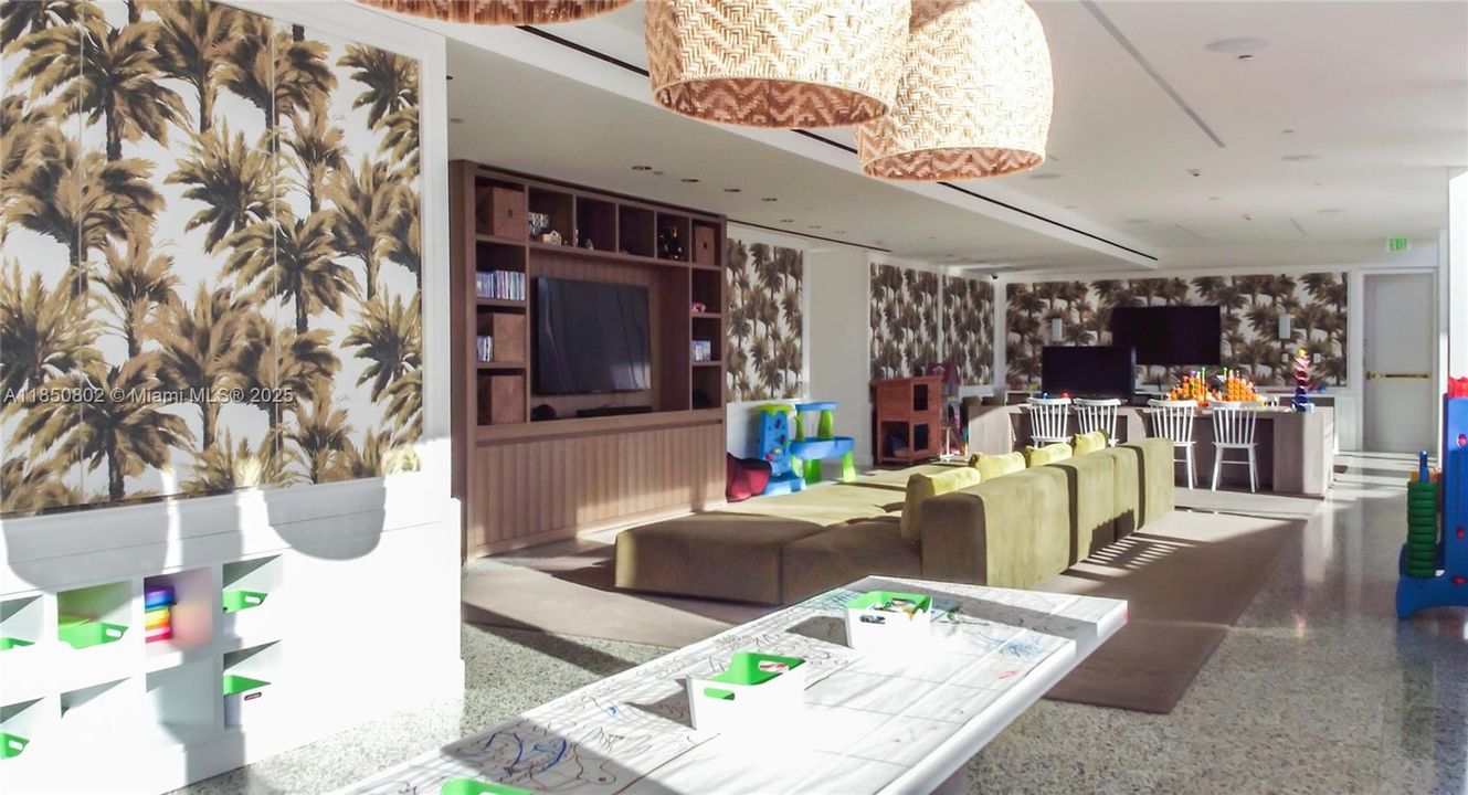 Недавно арендовано: $65,000 (3 спален, 3 ванн, 2201 Квадратных фут)