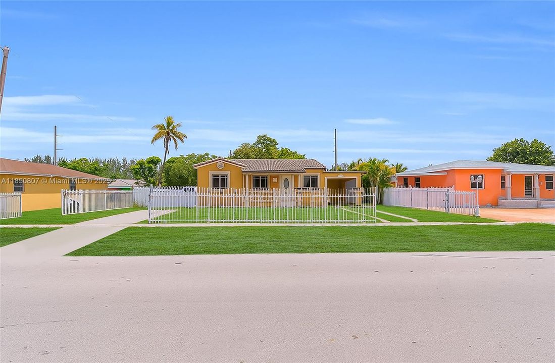 Activo con contrato: $625,000 (5 camas, 3 baños, 1570 Pies cuadrados)