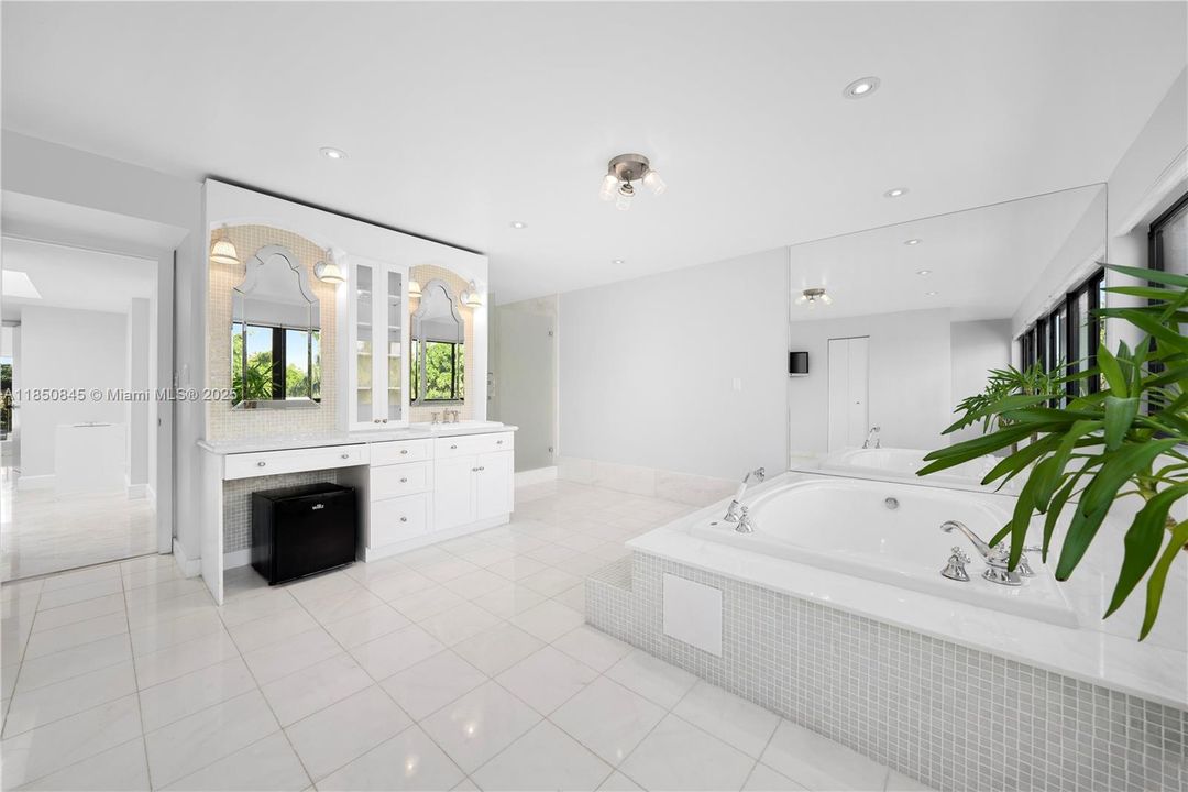 待售: $1,849,000 (4 贝兹, 4 浴室, 3669 平方英尺)