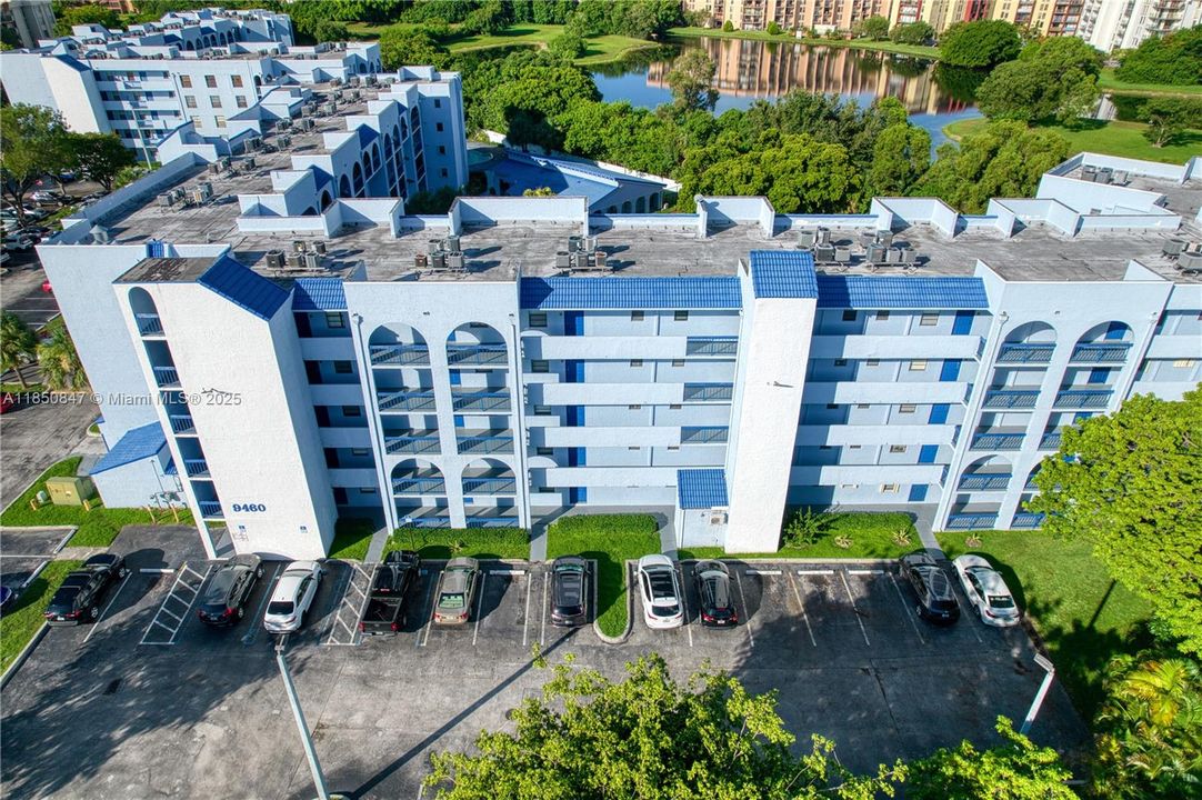 На продажу: $320,000 (2 спален, 2 ванн, 990 Квадратных фут)