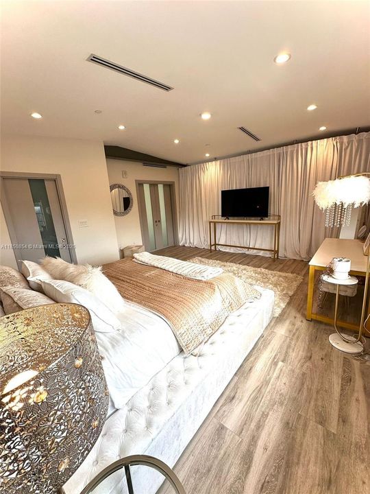 На продажу: $7,770,000 (0 спален, 0 ванн, 0 Квадратных фут)