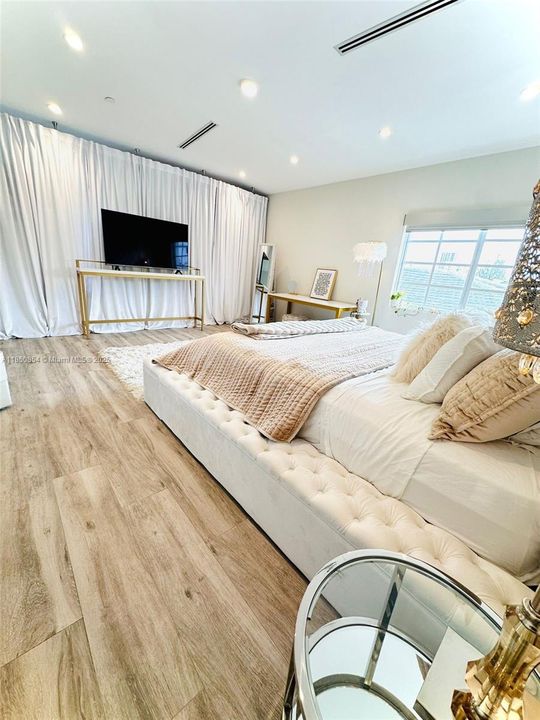 На продажу: $7,770,000 (0 спален, 0 ванн, 0 Квадратных фут)