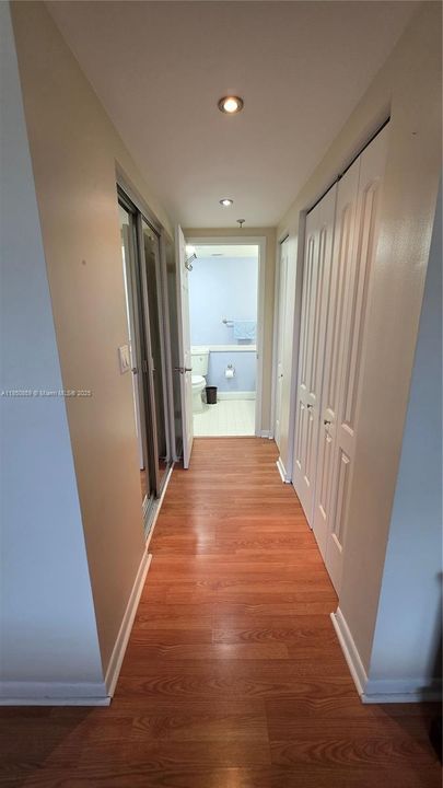 合同活跃: $235,000 (2 贝兹, 2 浴室, 1150 平方英尺)