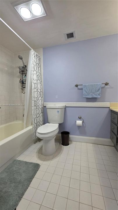 合同活跃: $235,000 (2 贝兹, 2 浴室, 1150 平方英尺)