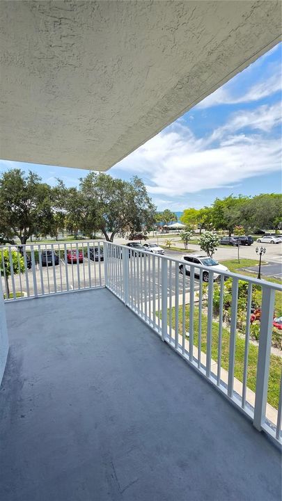 合同活跃: $235,000 (2 贝兹, 2 浴室, 1150 平方英尺)