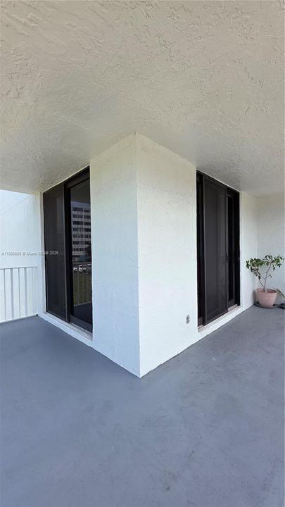 合同活跃: $235,000 (2 贝兹, 2 浴室, 1150 平方英尺)