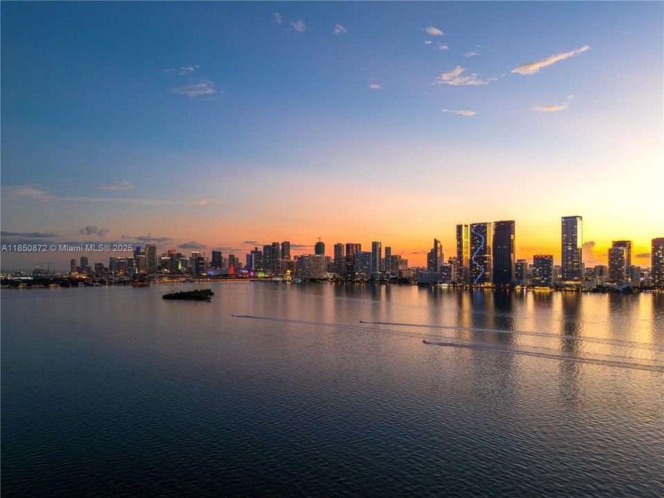 En Venta: $1,699,000 (2 camas, 3 baños, 1545 Pies cuadrados)