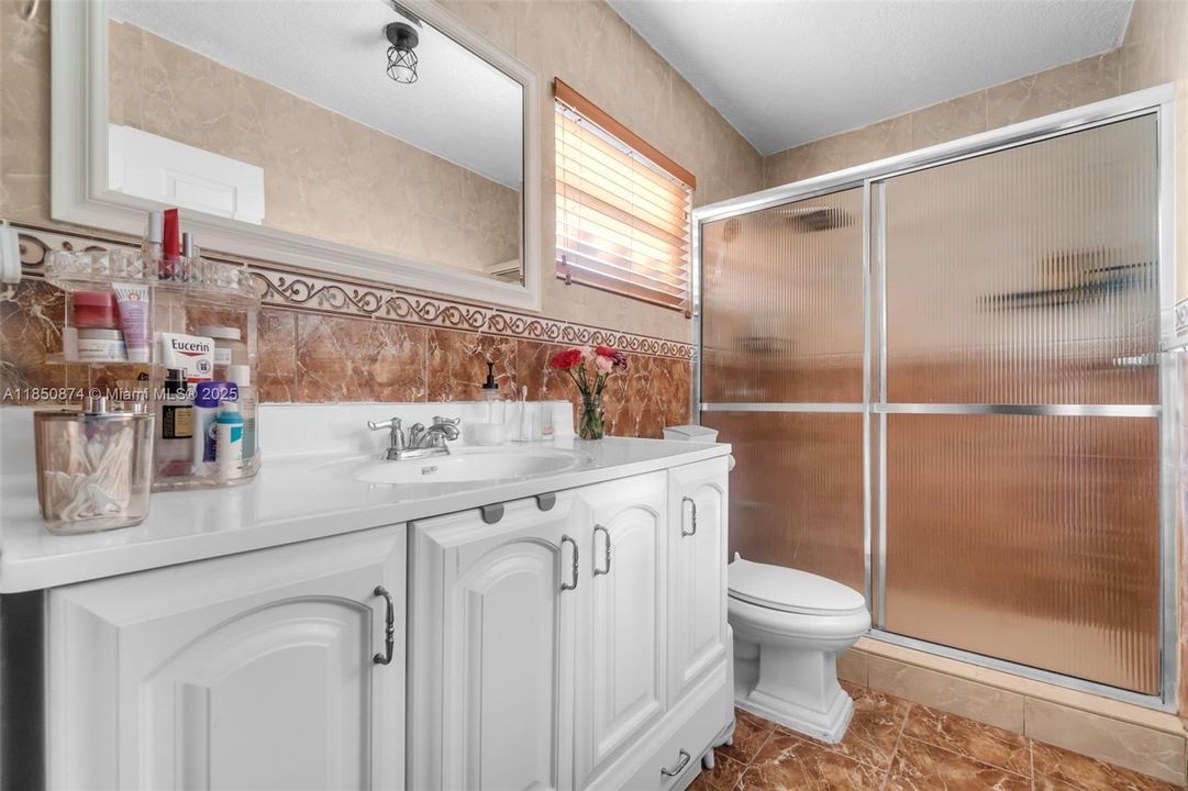 Недавно продано: $615,000 (3 спален, 2 ванн, 1642 Квадратных фут)