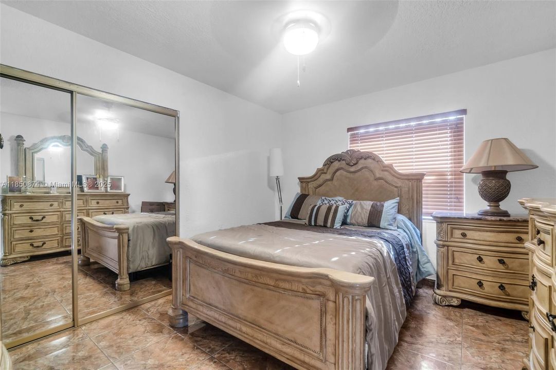 Недавно продано: $615,000 (3 спален, 2 ванн, 1642 Квадратных фут)