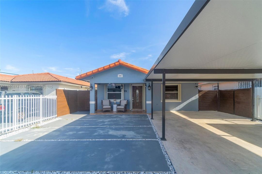 Недавно продано: $615,000 (3 спален, 2 ванн, 1642 Квадратных фут)