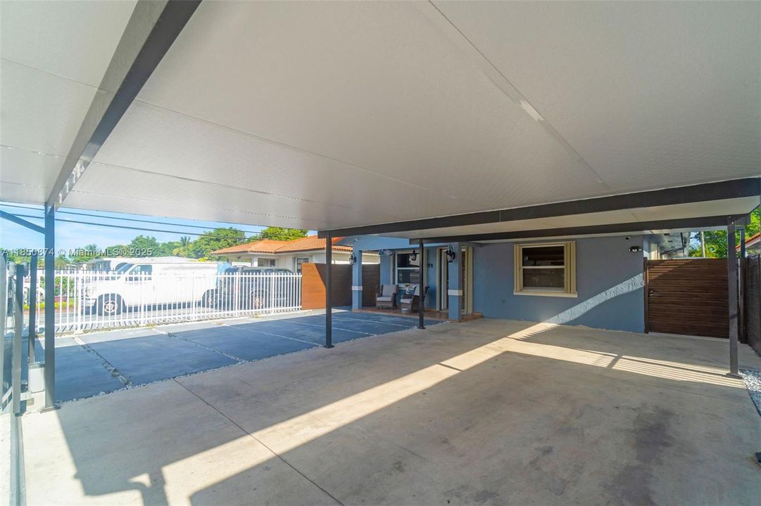 Недавно продано: $615,000 (3 спален, 2 ванн, 1642 Квадратных фут)