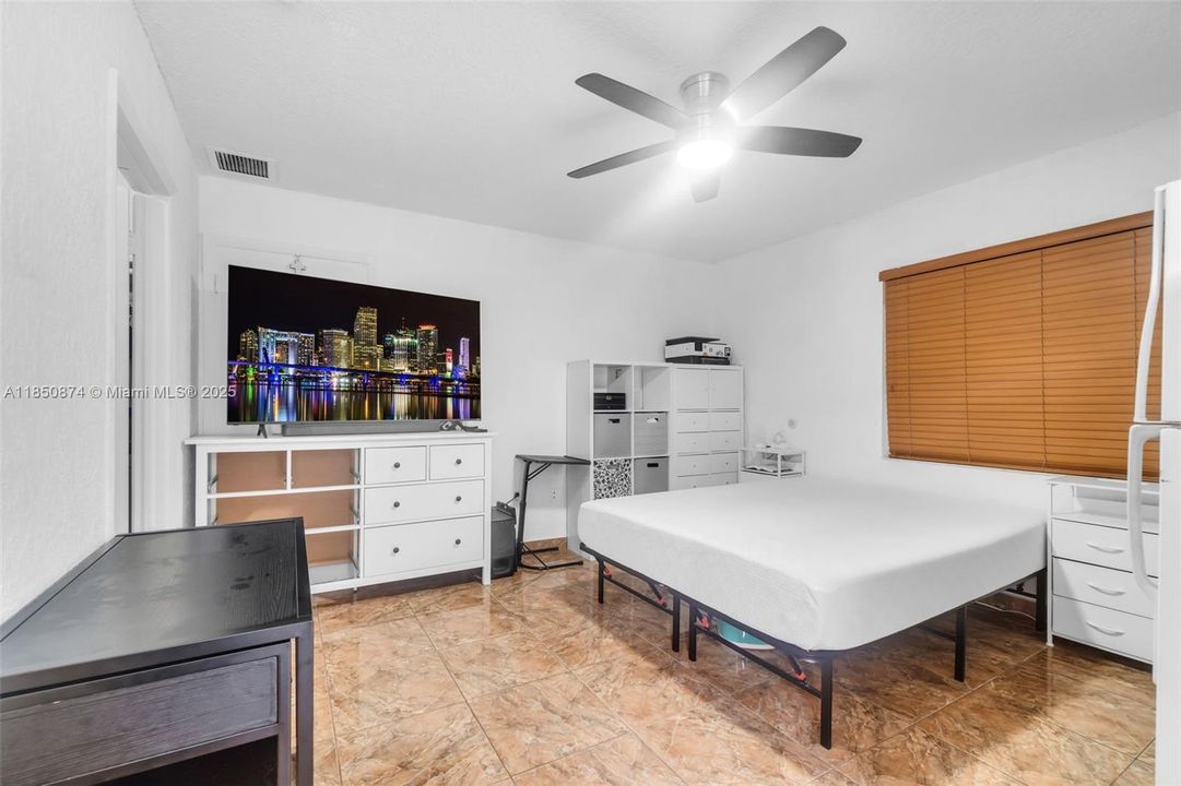 Недавно продано: $615,000 (3 спален, 2 ванн, 1642 Квадратных фут)