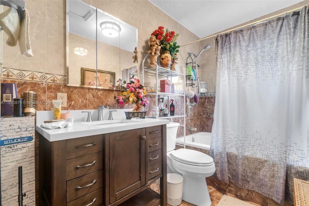 Недавно продано: $615,000 (3 спален, 2 ванн, 1642 Квадратных фут)