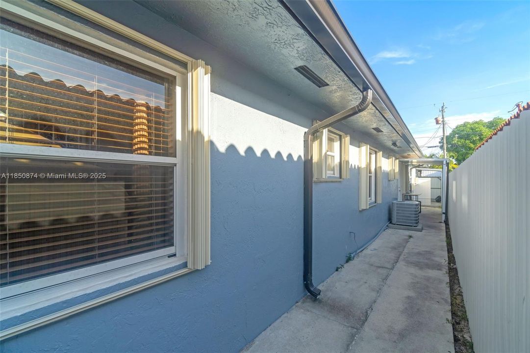 Недавно продано: $615,000 (3 спален, 2 ванн, 1642 Квадратных фут)