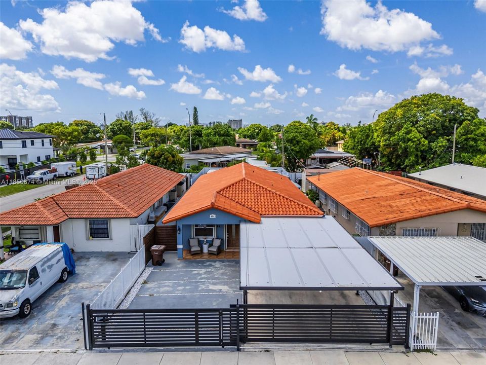 Недавно продано: $615,000 (3 спален, 2 ванн, 1642 Квадратных фут)