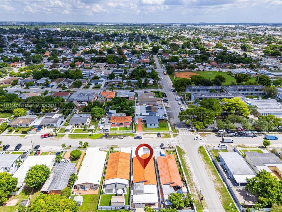 Недавно продано: $615,000 (3 спален, 2 ванн, 1642 Квадратных фут)