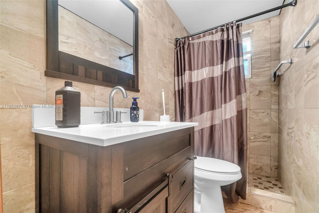 Недавно продано: $615,000 (3 спален, 2 ванн, 1642 Квадратных фут)