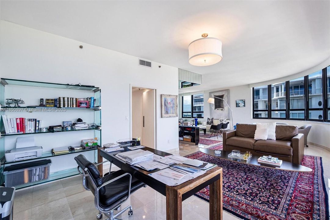 最近售出: $1,290,000 (3 贝兹, 2 浴室, 1967 平方英尺)