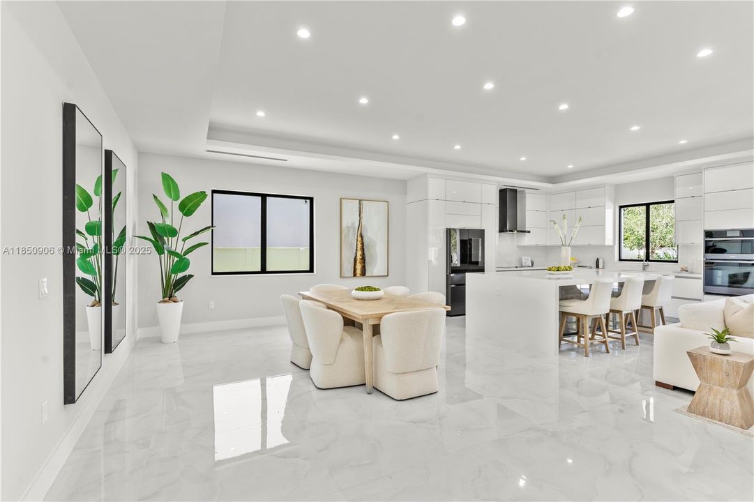 Под контрактом: $2,300,000 (4 спален, 5 ванн, 4180 Квадратных фут)