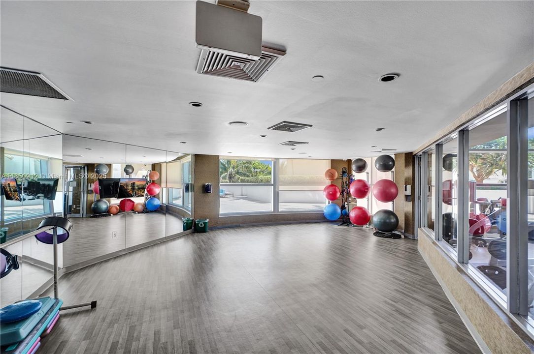 На продажу: $1,739,000 (3 спален, 3 ванн, 2115 Квадратных фут)