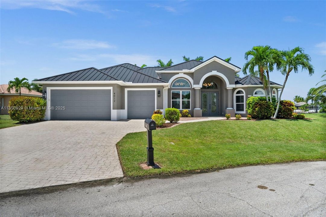 Welcome Home during the day!