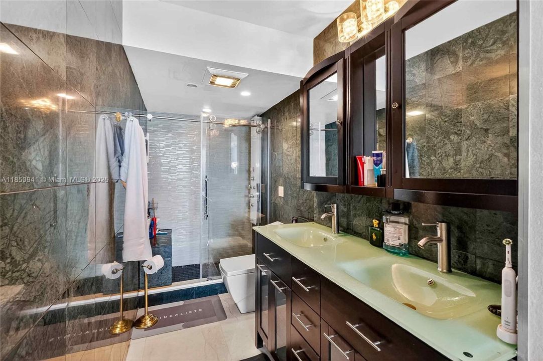 Active With Contract: $650,000 (3 beds, 2 baths, 1570 Square Feet)