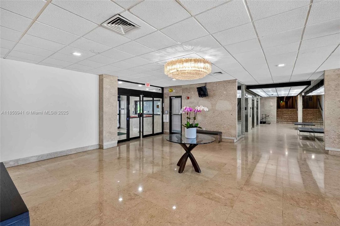 Active With Contract: $650,000 (3 beds, 2 baths, 1570 Square Feet)