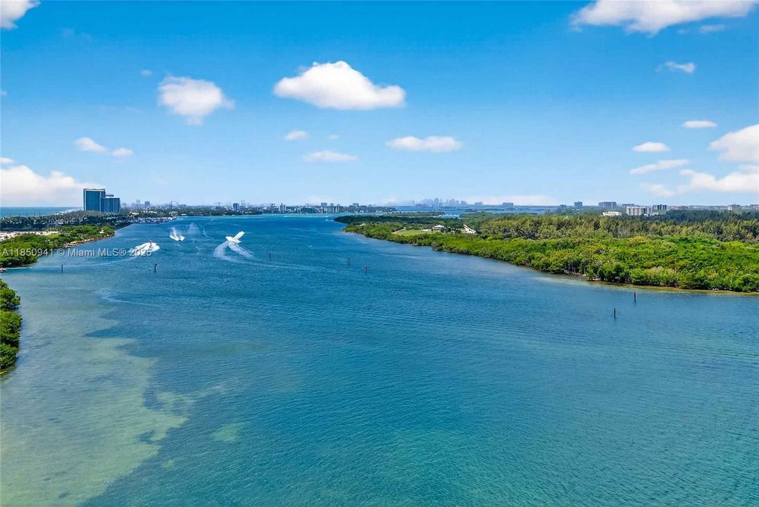 Active With Contract: $650,000 (3 beds, 2 baths, 1570 Square Feet)