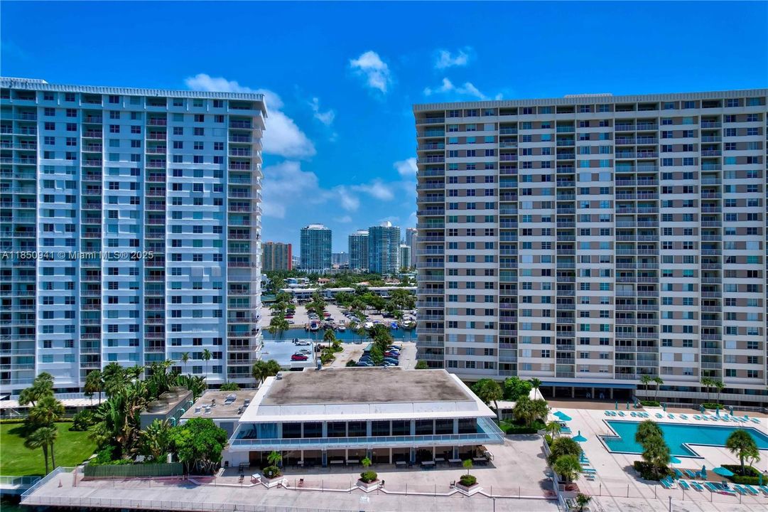 Active With Contract: $650,000 (3 beds, 2 baths, 1570 Square Feet)