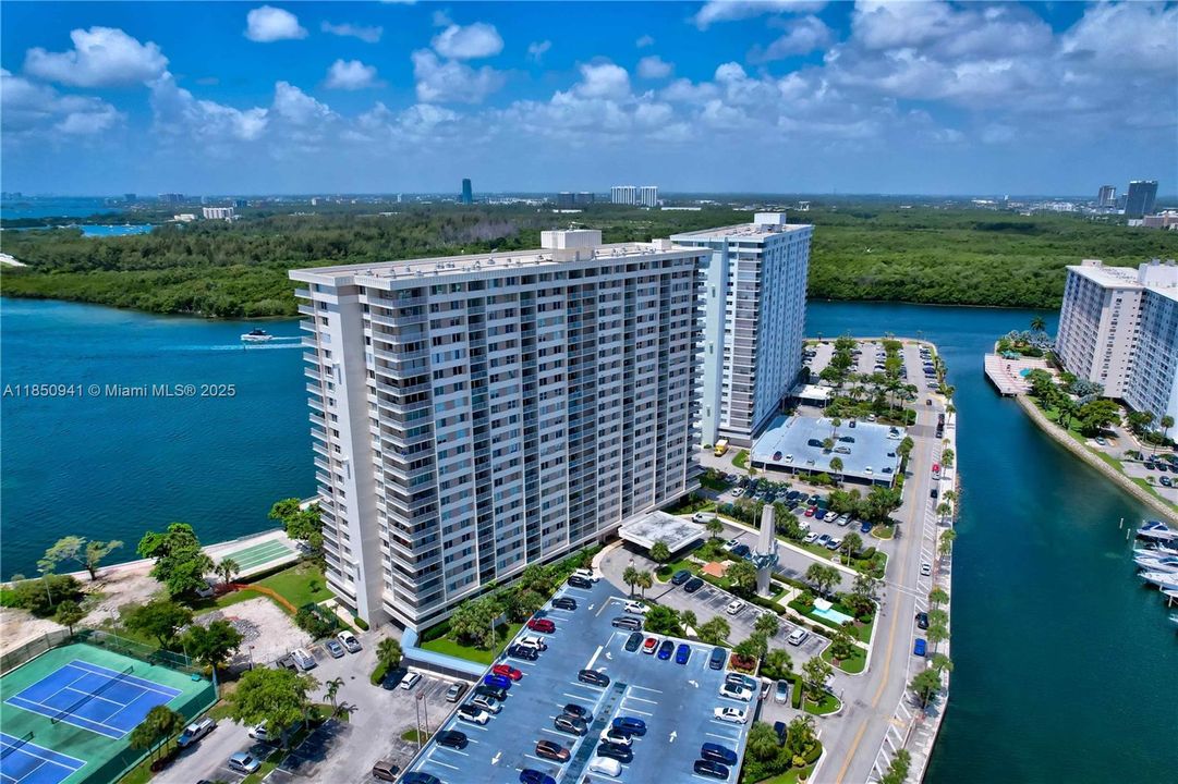 Active With Contract: $650,000 (3 beds, 2 baths, 1570 Square Feet)