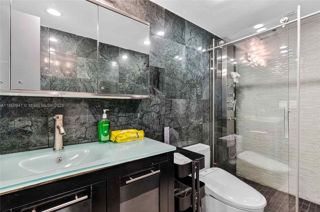 Active With Contract: $650,000 (3 beds, 2 baths, 1570 Square Feet)