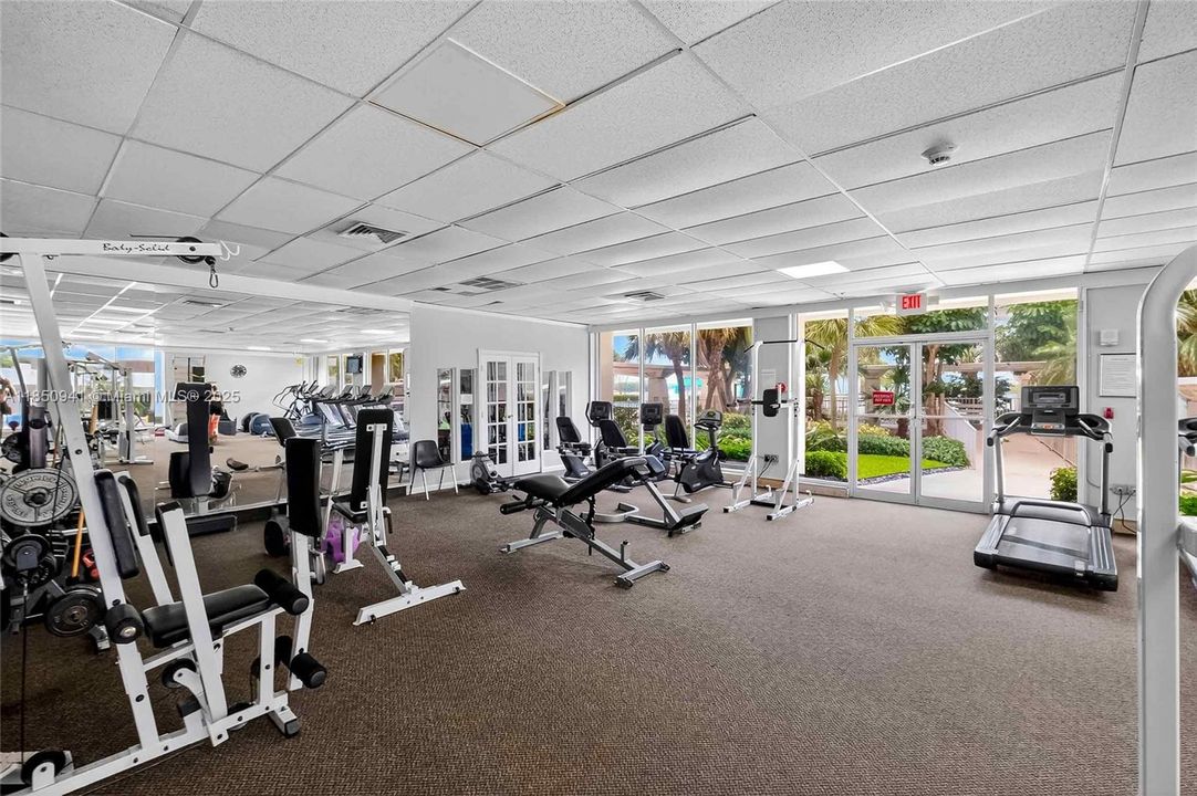 Active With Contract: $650,000 (3 beds, 2 baths, 1570 Square Feet)