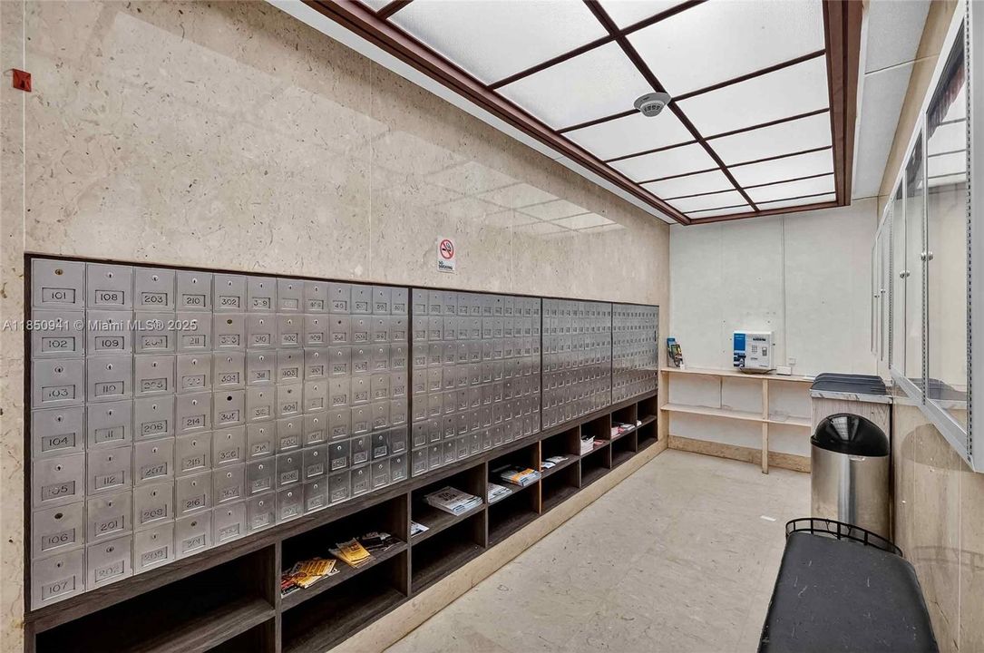 Active With Contract: $650,000 (3 beds, 2 baths, 1570 Square Feet)