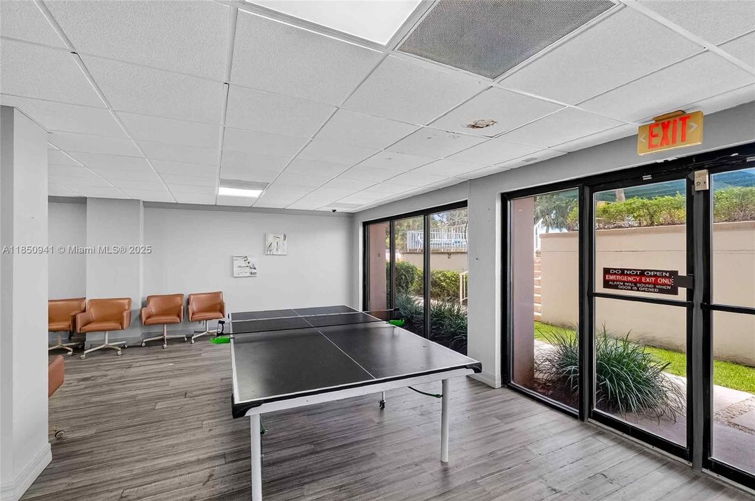 Active With Contract: $650,000 (3 beds, 2 baths, 1570 Square Feet)