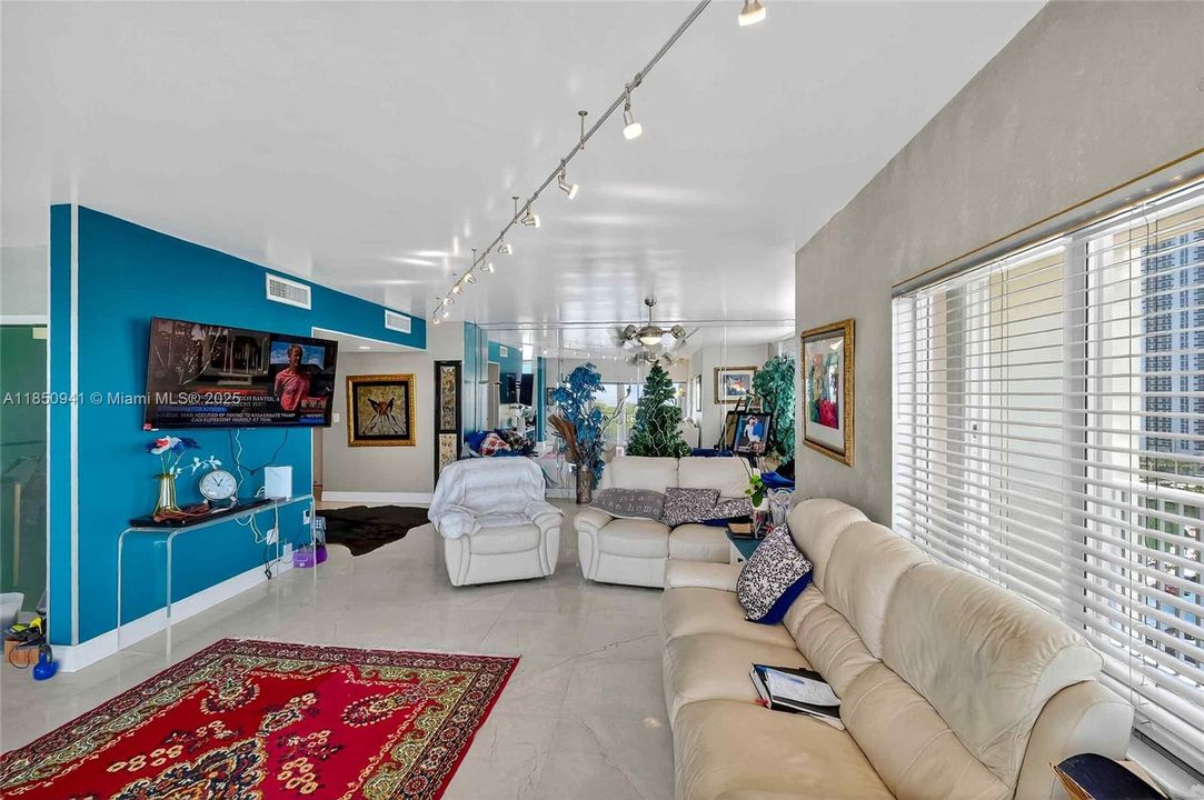 Active With Contract: $650,000 (3 beds, 2 baths, 1570 Square Feet)