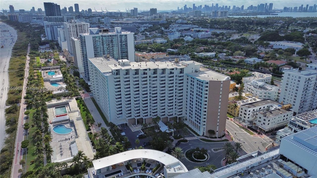 Vendido Recientemente: $874,999 (2 camas, 2 baños, 1590 Pies cuadrados)