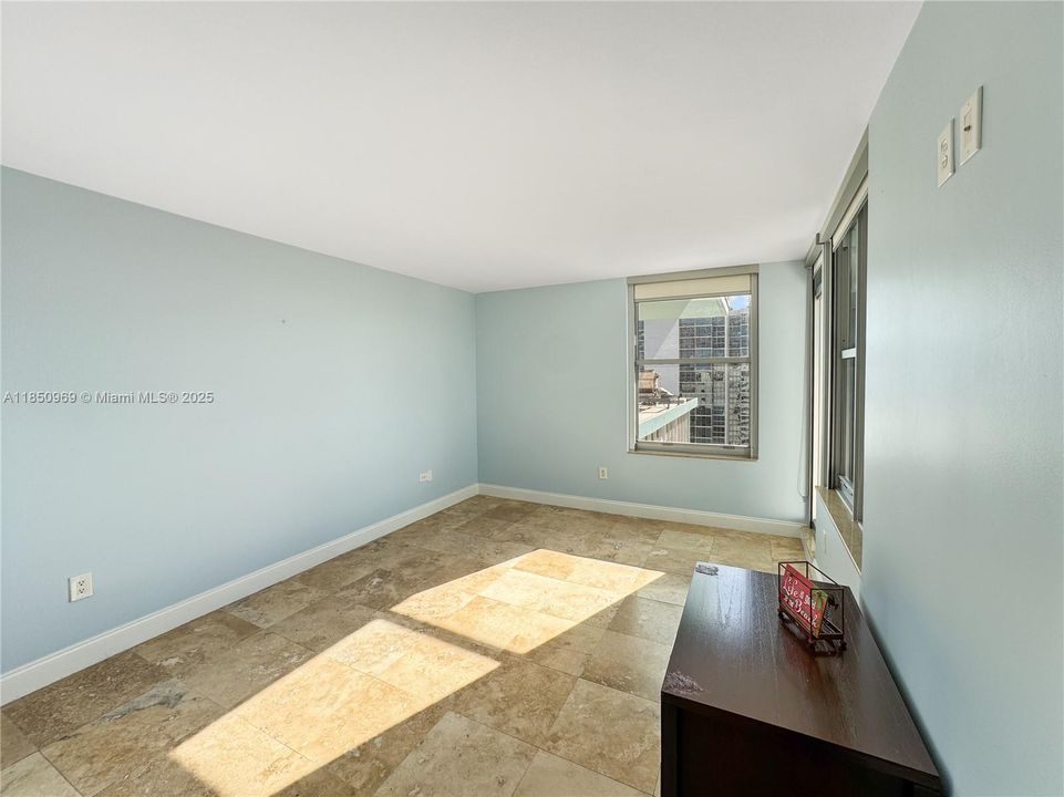 Vendido Recientemente: $874,999 (2 camas, 2 baños, 1590 Pies cuadrados)