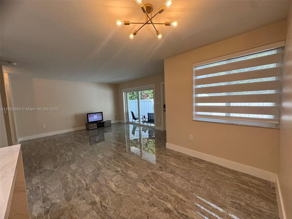 Vendido Recientemente: $475,000 (2 camas, 2 baños, 1000 Pies cuadrados)