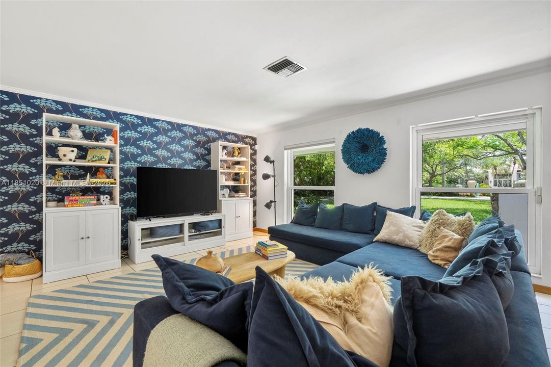 待售: $2,995,000 (4 贝兹, 2 浴室, 2747 平方英尺)