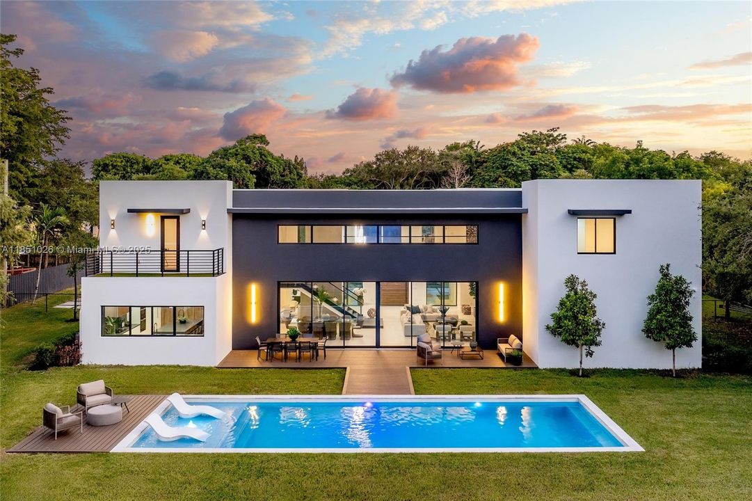 For Sale: $10,950,000 (8 beds, 8 baths, 8673 Square Feet)