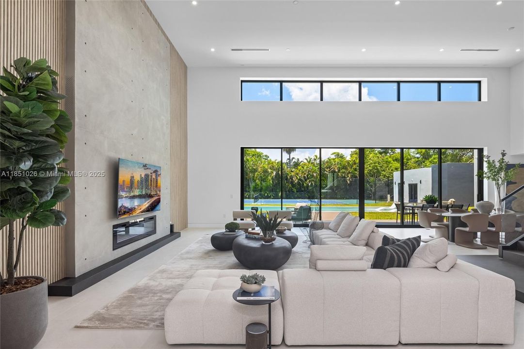 For Sale: $10,950,000 (8 beds, 8 baths, 8673 Square Feet)