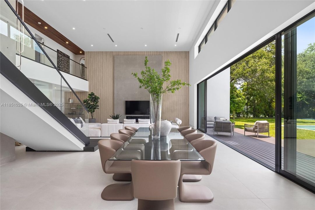 For Sale: $10,950,000 (8 beds, 8 baths, 8673 Square Feet)