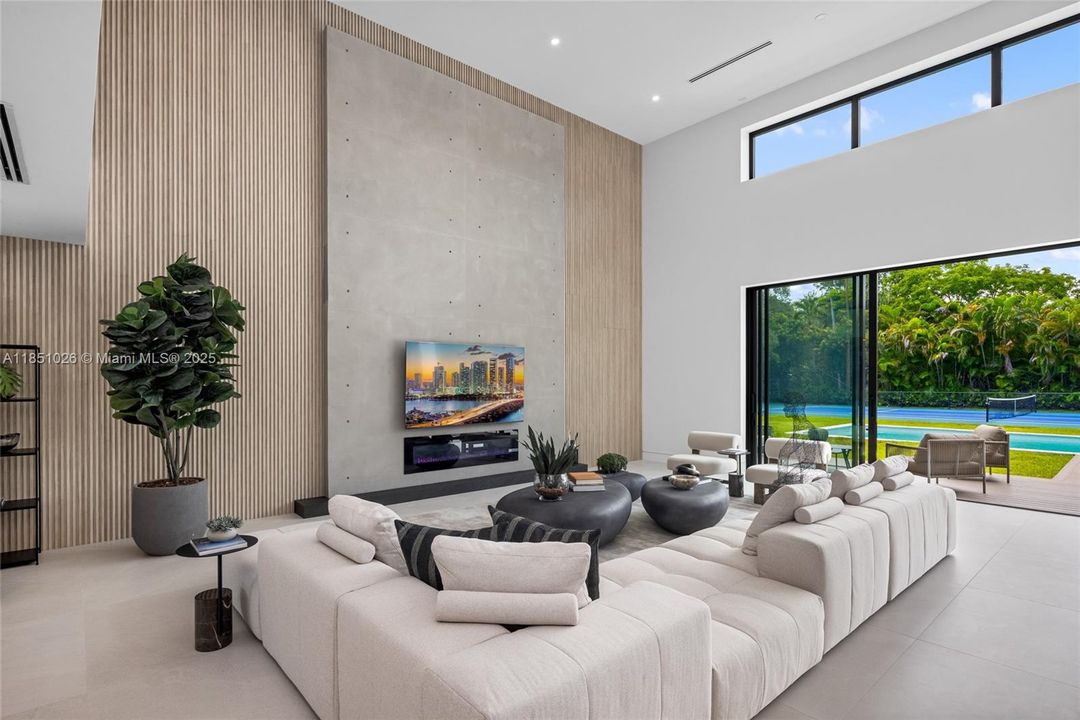 For Sale: $10,950,000 (8 beds, 8 baths, 8673 Square Feet)