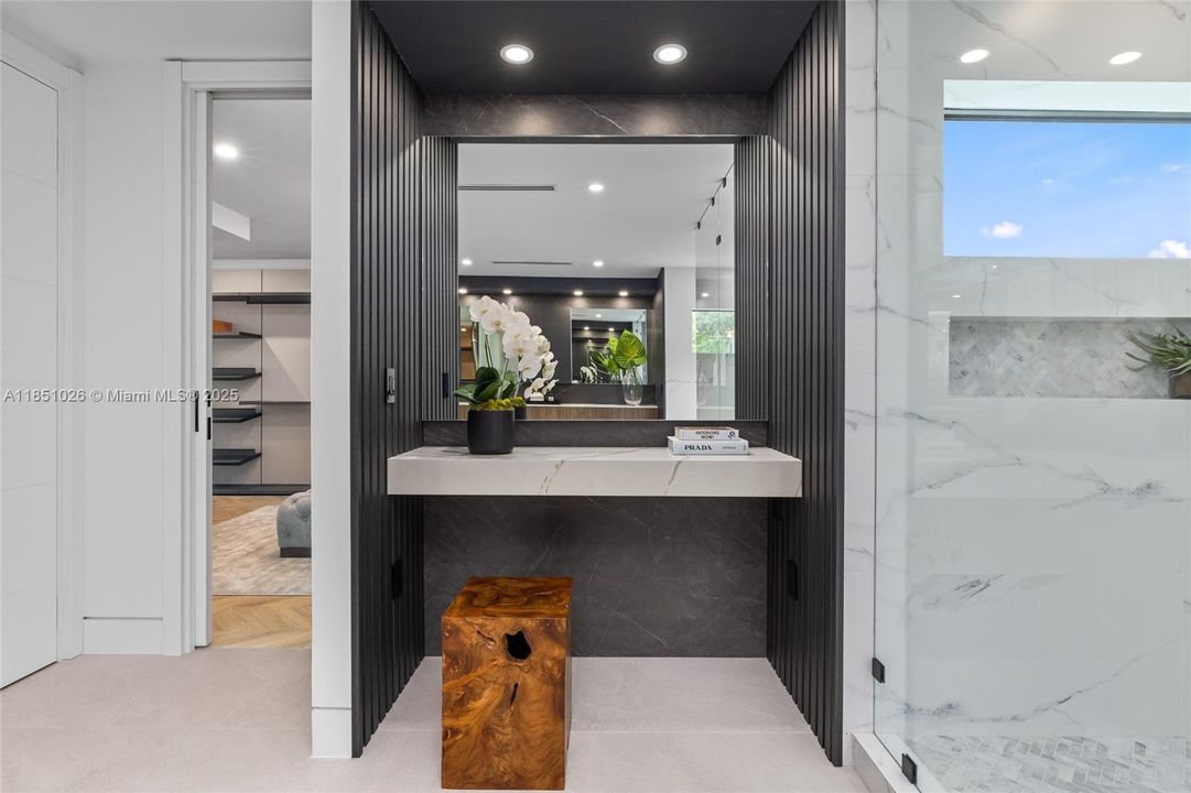 For Sale: $10,950,000 (8 beds, 8 baths, 8673 Square Feet)