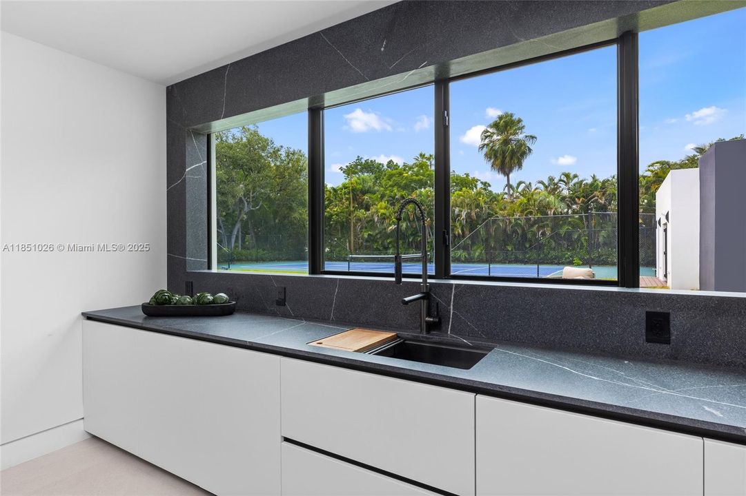 For Sale: $10,950,000 (8 beds, 8 baths, 8673 Square Feet)