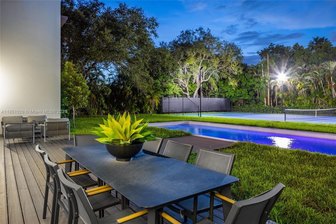 For Sale: $10,950,000 (8 beds, 8 baths, 8673 Square Feet)