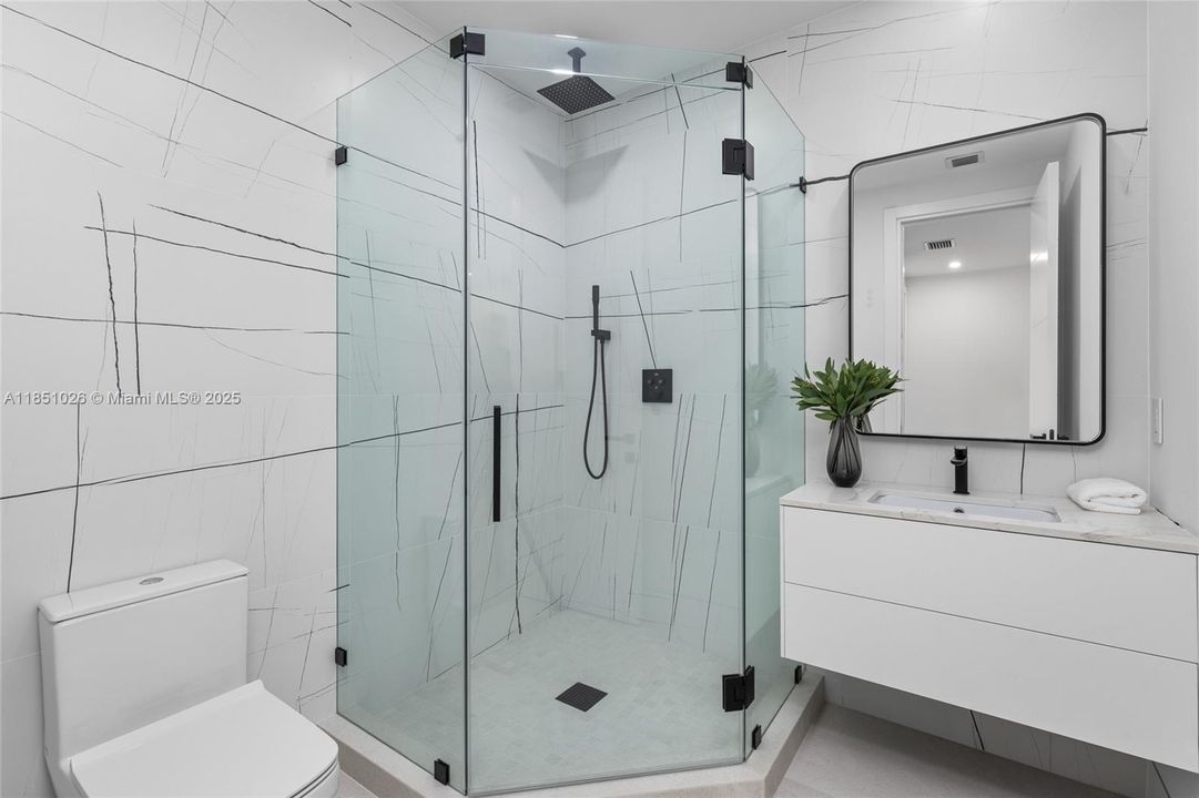 For Sale: $10,950,000 (8 beds, 8 baths, 8673 Square Feet)