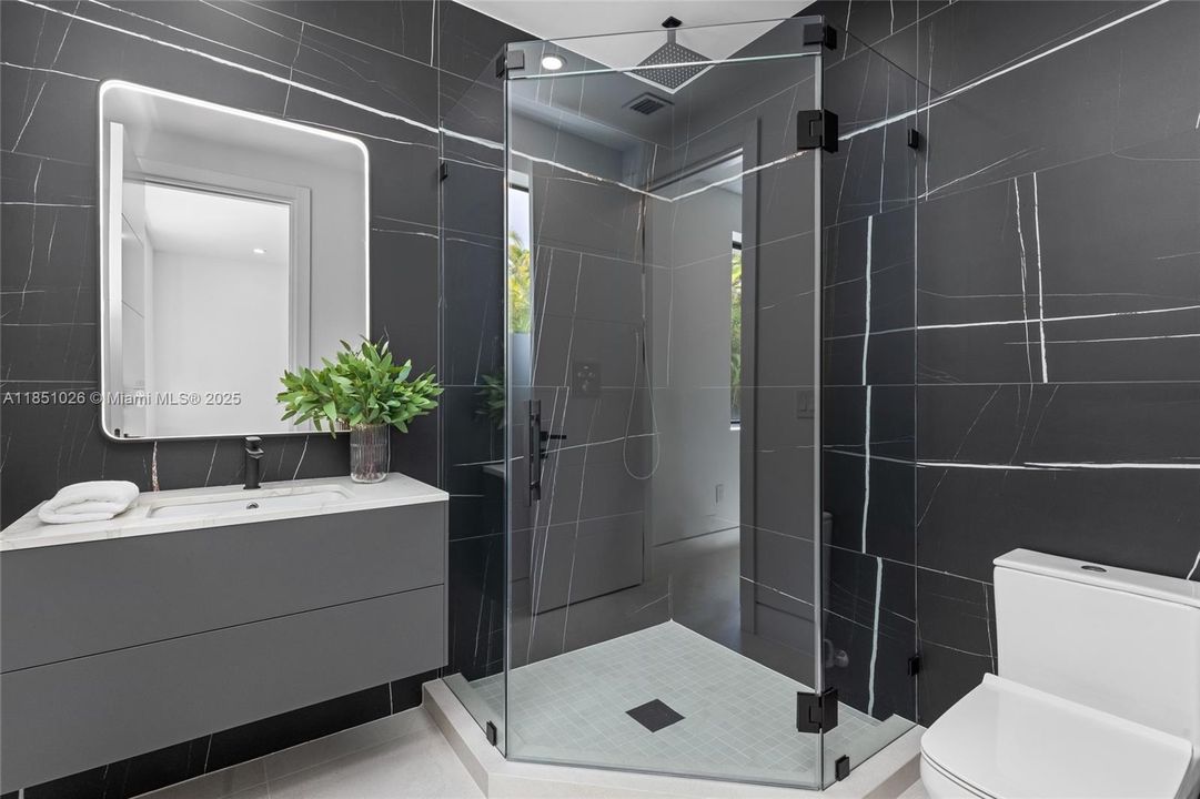 For Sale: $10,950,000 (8 beds, 8 baths, 8673 Square Feet)